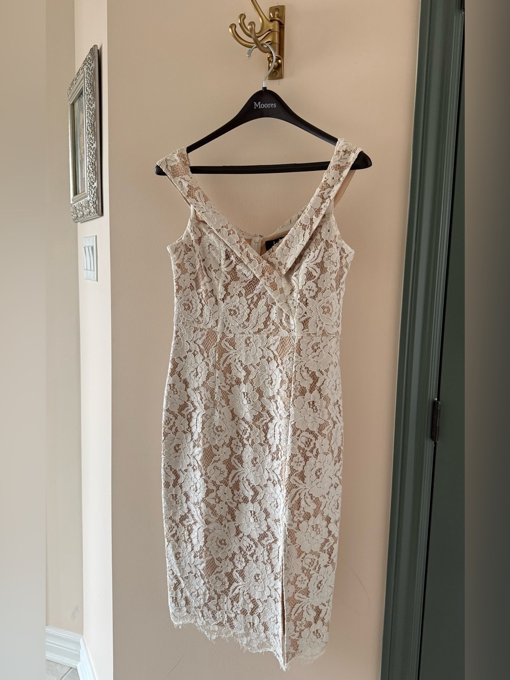 White Lace Off-the-Shoulder Midi Dress